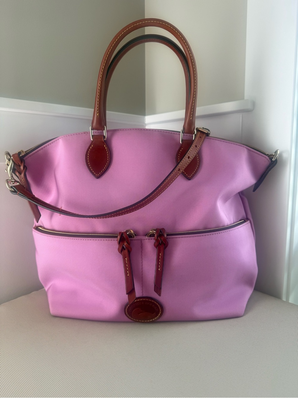 Large nylon tote in pink